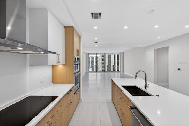 Building Photo - 275 1st Ave S