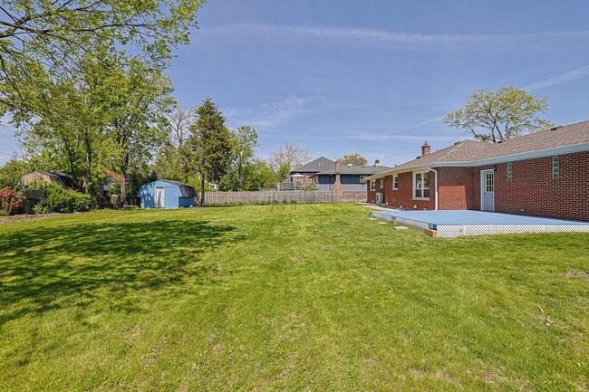 Building Photo - 2232 Sprucewood Ave