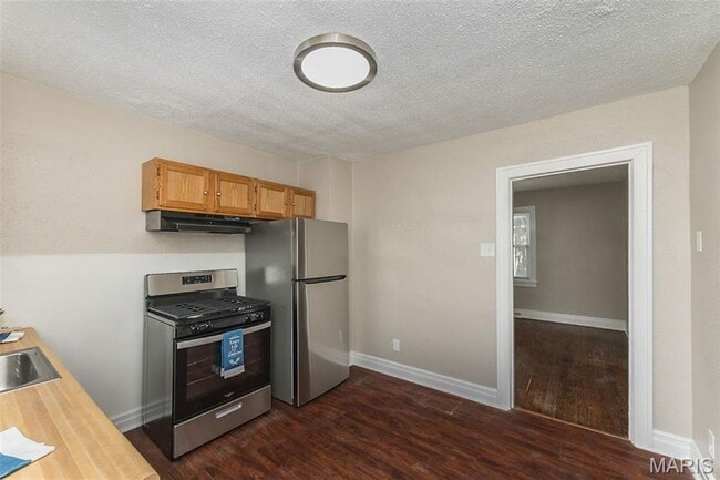 Building Photo - 2252 Dawes Pl