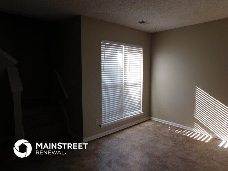 Building Photo - 6198 Braybourne Main