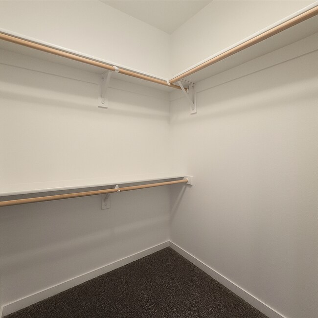 Building Photo - Modern Comfort Meets Convenience