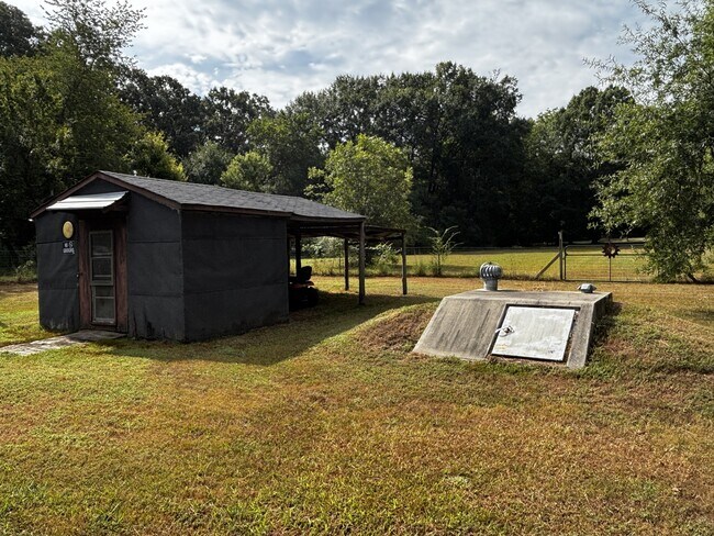 Building Photo - 6 Treva Ln