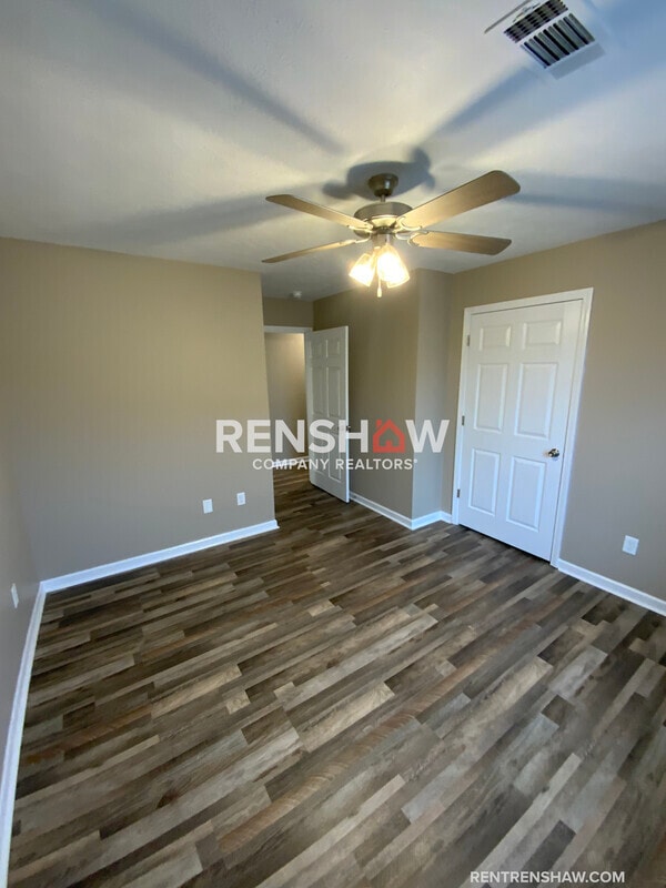 Building Photo - 477 Dana St