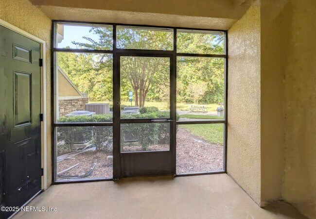 Building Photo - 1300 Riverplace Blvd