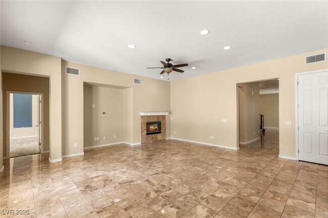 Building Photo - 17 Morninglow Pass