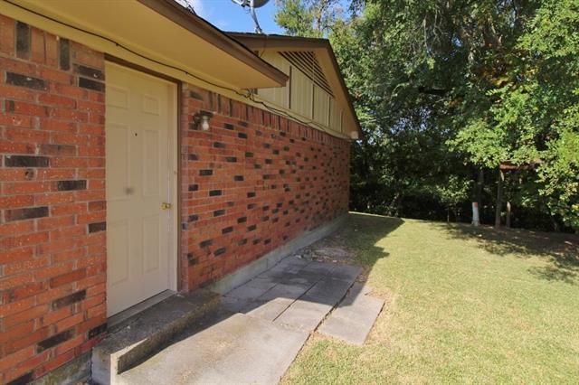 Building Photo - 119 Redbud Ct