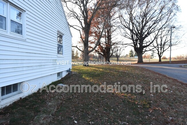 Building Photo - 1501 S 32nd St