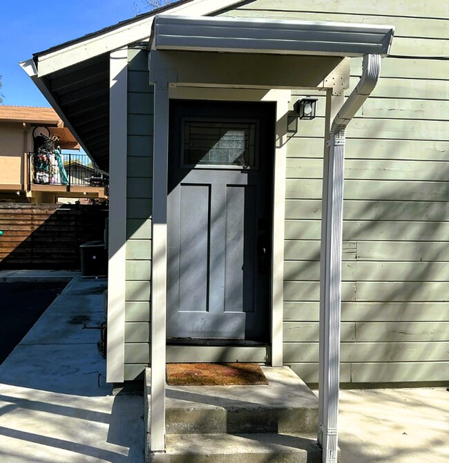 Building Photo - Charming and Beautifully Remodeled 2-Bedroom in the Downtown Pleasanton!