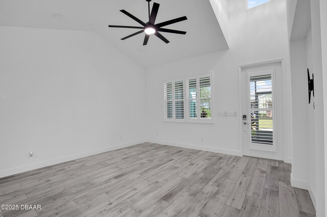 Building Photo - 207 Hang Loose Wy