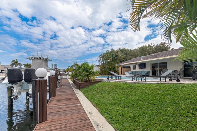 Building Photo - 2281 SE 11th St