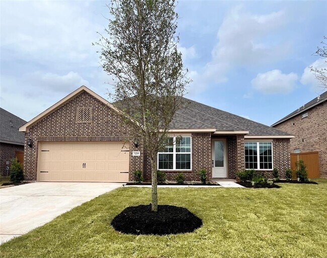 Building Photo - 3218 Banyan Dr