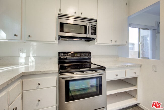 Building Photo - 2230 Redondo Blvd