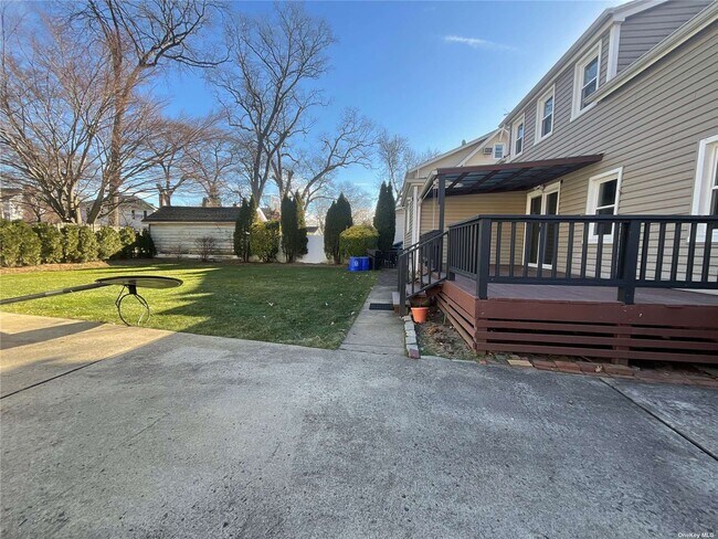 Building Photo - 49 Forest Ave