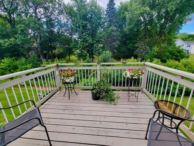 Building Photo - 29622 Gateway Ave