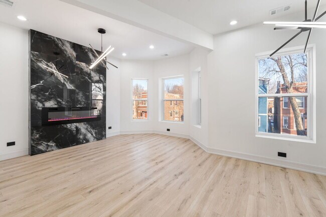 Building Photo - 6430 S Eberhart Ave