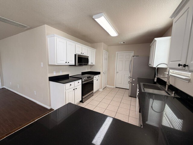 Building Photo - 2602 Shark Cir