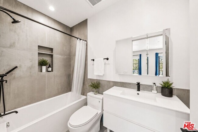 Building Photo - 9206 Monte Mar Dr