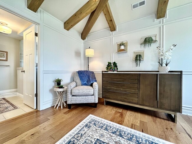 Building Photo - Large Executive home in Beavercreek Well d...