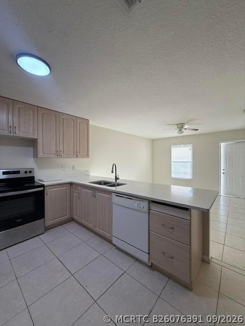 Building Photo - 1568 Hawthorne Pl