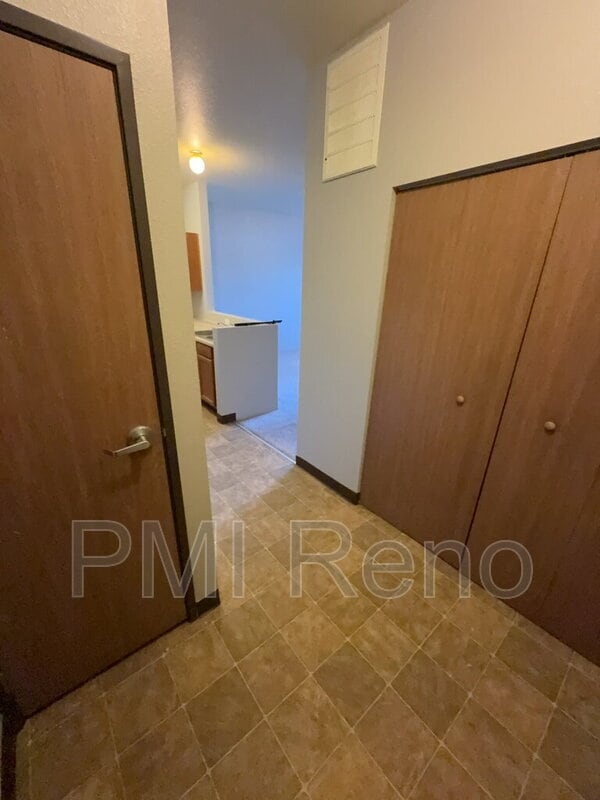 Building Photo - 1600 I St