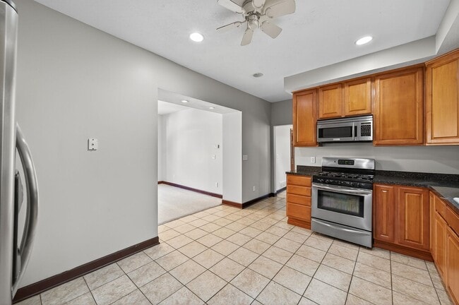 Building Photo - 6 month lease Spacious, 5bd, 2.5 renovated home in Midway!! AVAILABLE NOW