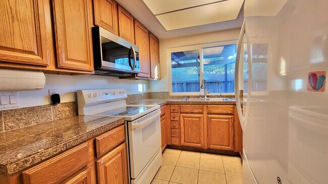 Building Photo - 9505 Easter Way