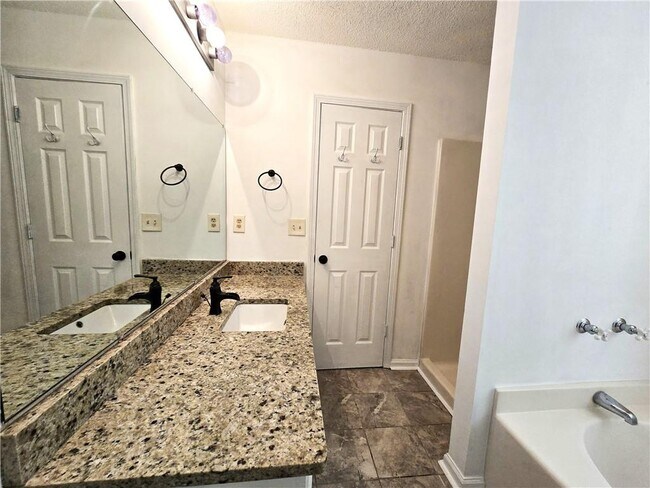 Building Photo - 245 Crofton Ridge