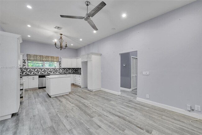 Building Photo - 12101 SW 68th Ct