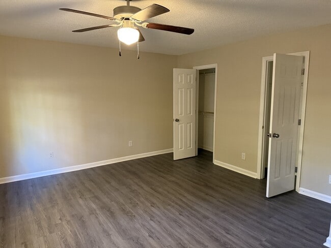 Building Photo - 888 Timbercrest Ct