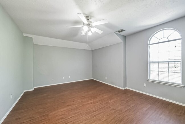 Building Photo - 8726 Old Maple Ln