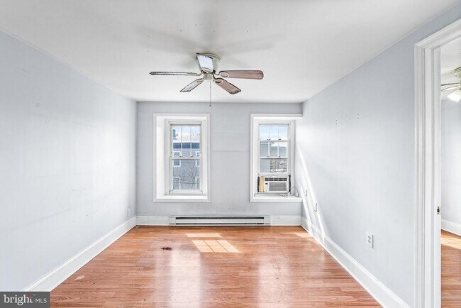 Building Photo - 3349 Conrad St