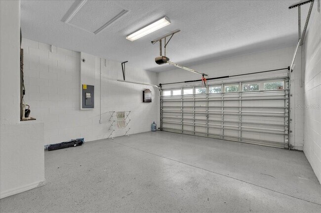 Building Photo - 1101 N Hampton Dr