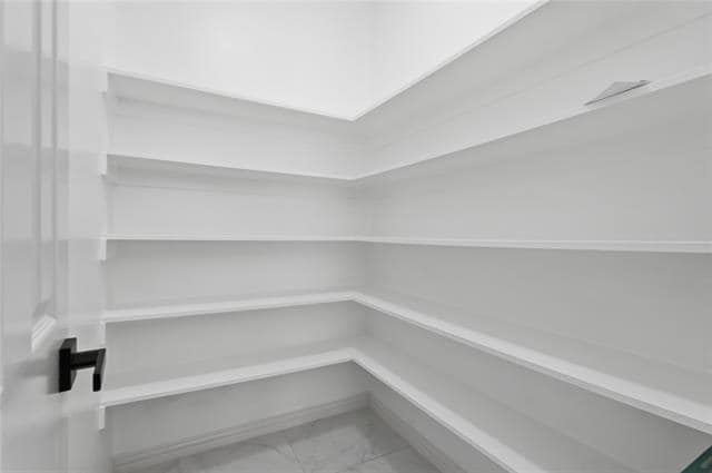 Building Photo - 5001 Spicewood Dr