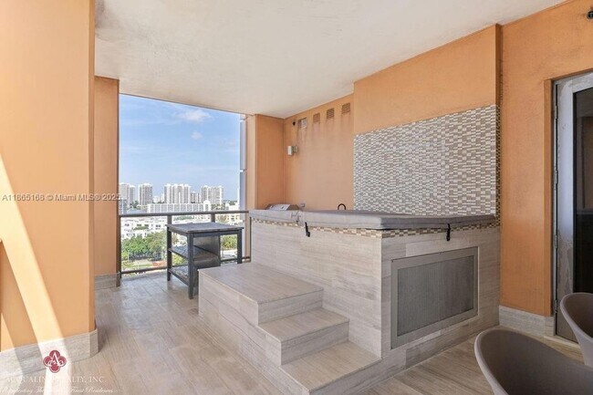 Building Photo - 17749 Collins Ave