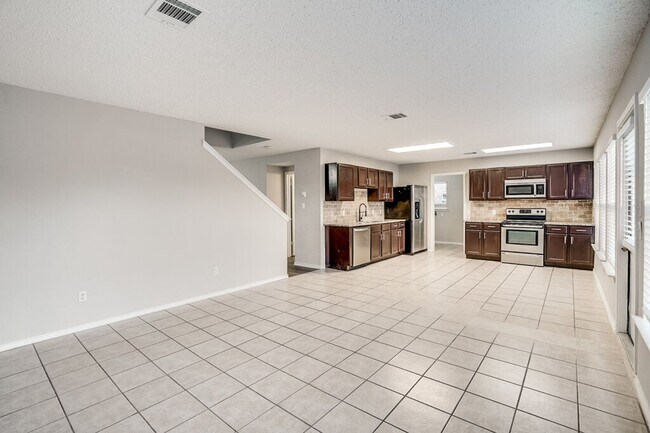 Building Photo - 1001 Howell Terrace Pl