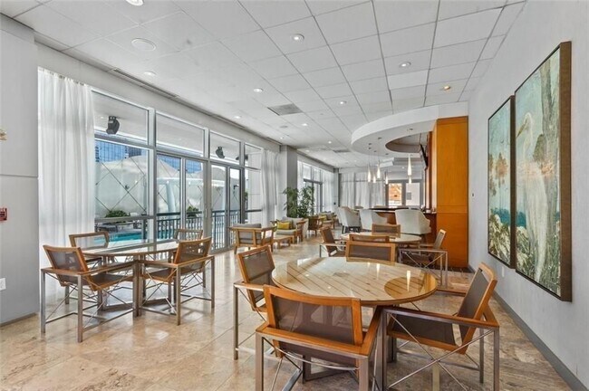 Building Photo - 3338 Peachtree Rd
