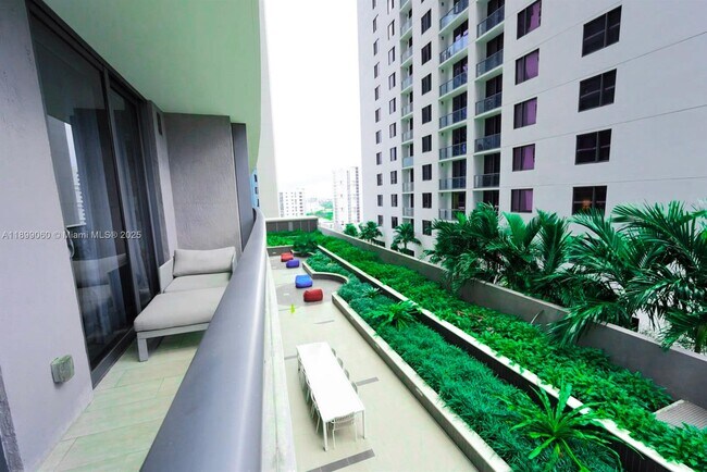 Building Photo - 55 SW 9th St