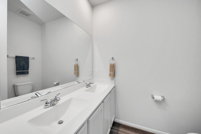 Building Photo - 1110 Bending Trl Dr