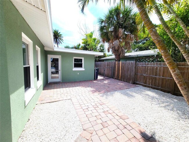 Building Photo - 314 Bahia Vista Dr