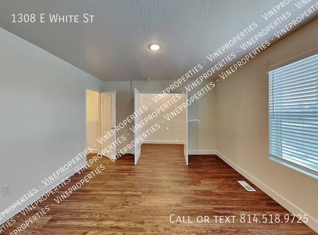 Building Photo - 1308 E White St