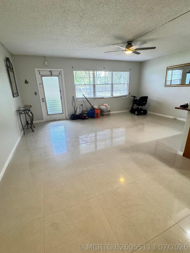 Building Photo - 1036 Harwood D