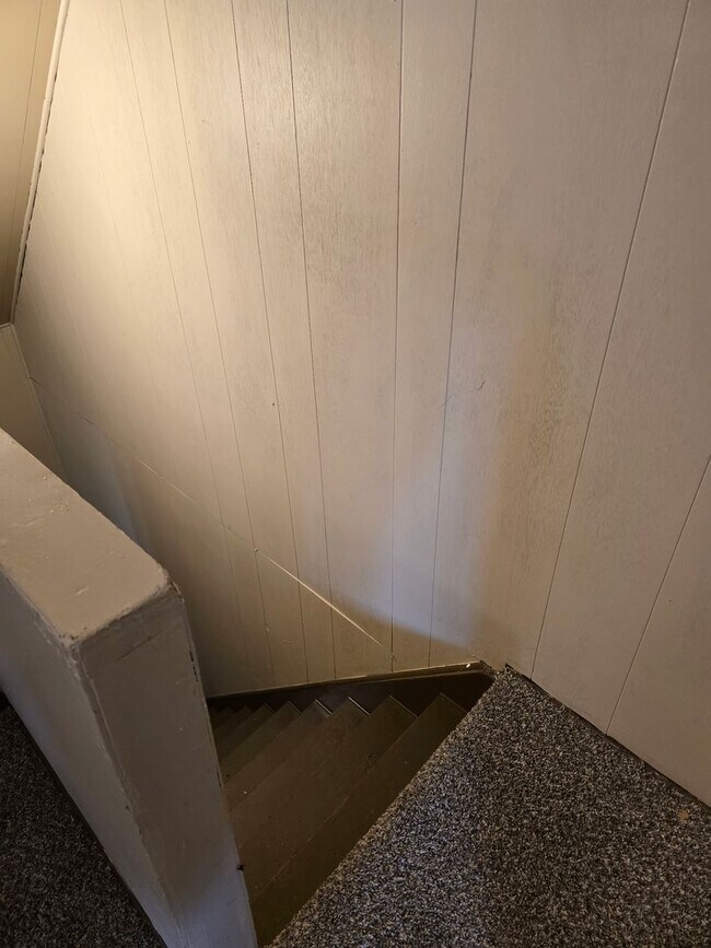 Building Photo - Beautiful 3 Bedroom