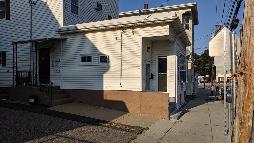 Building Photo - 11 Nichols Ave