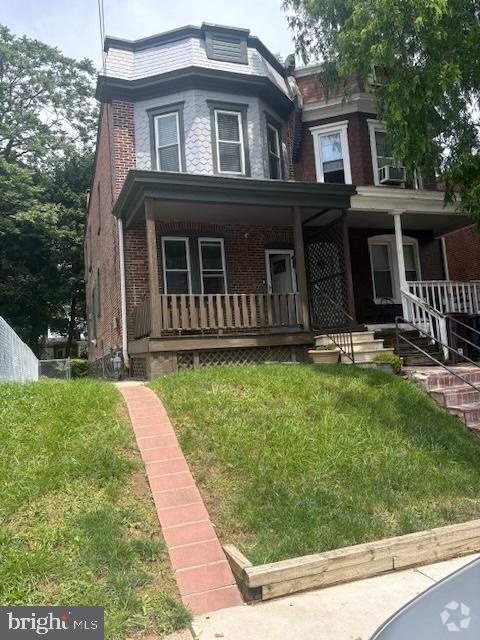 Building Photo - 211 W 24th St