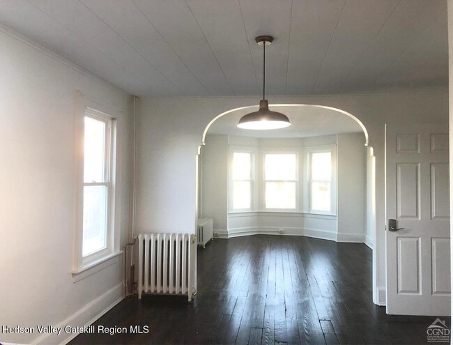 Building Photo - 21 8th St