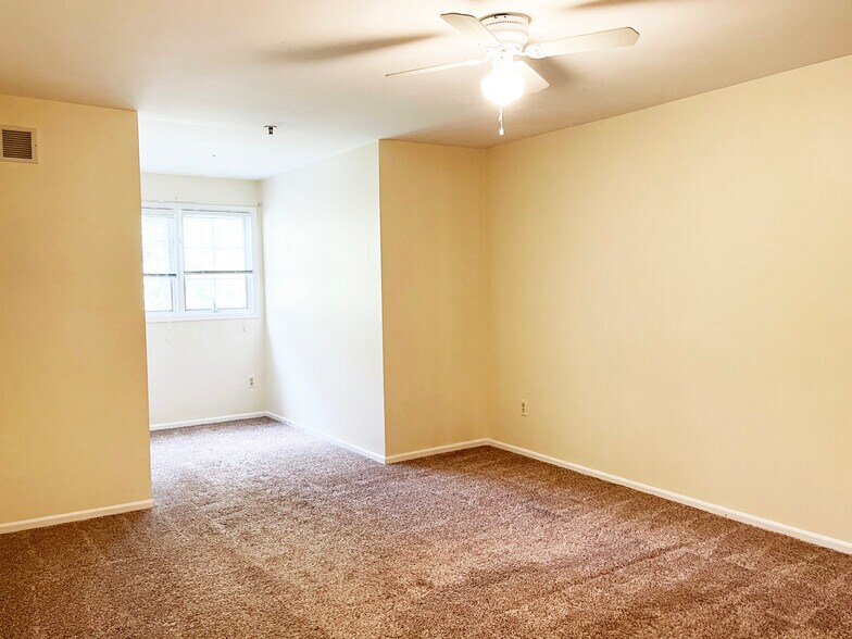 Building Photo - 12D Leva Dr