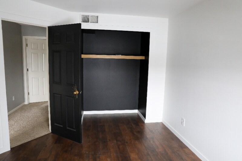 Building Photo - 8017 Stratford Cir S