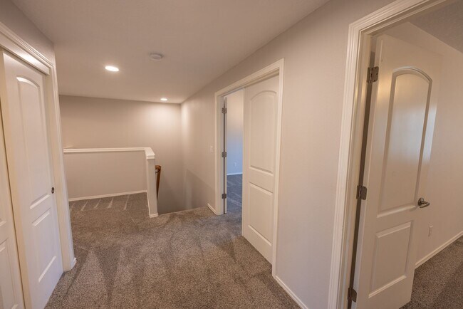 Building Photo - Home for rent in fast growing Ridgefield, WA - 4 bedr + Bonus Room