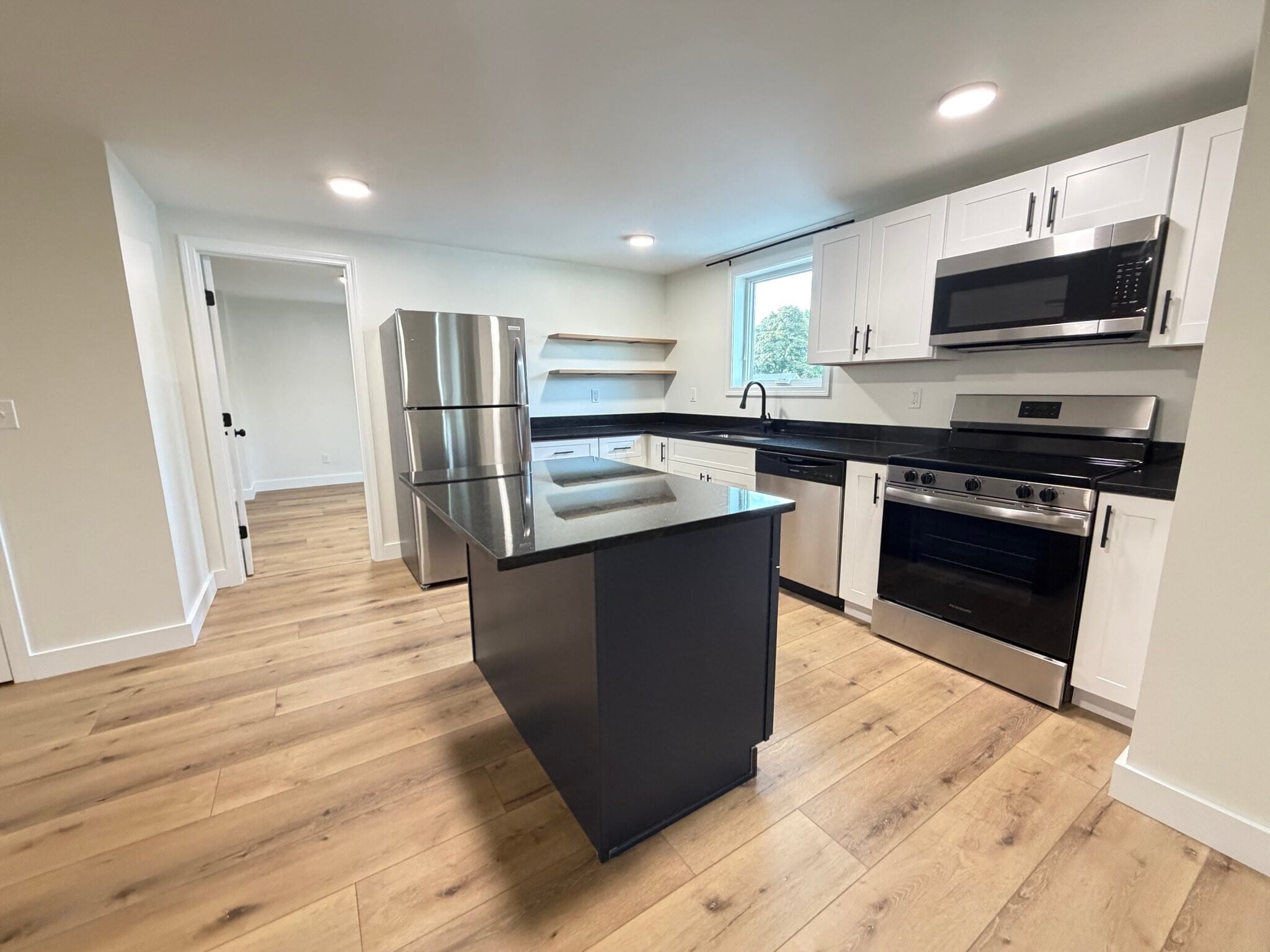 Building Photo - 20 Poirier Pl