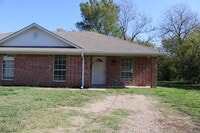 Building Photo - 701 SW 1st St Cooper, TX